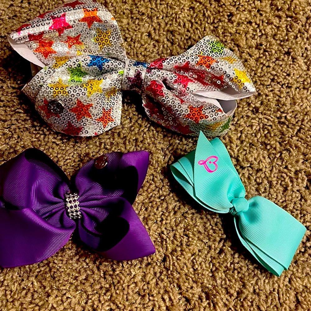 Three set of JoJo bows